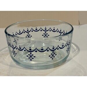 PYREX 4-Cup Snowflake Blue Bowl #7201 VINTAGE
